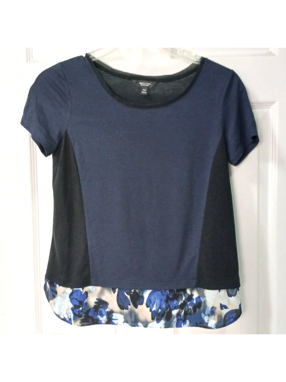 Simply Vera Vera Wang Womens PM Top Navy & Black Floral Hem Short Sleeve #D-42 - Picture 6 of 7